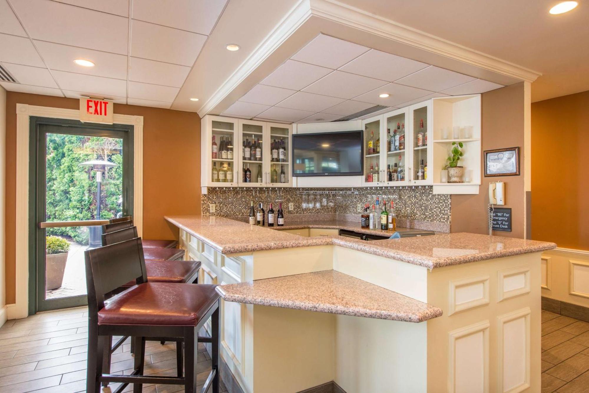 Hilton Garden Inn Fishkill Exterior photo
