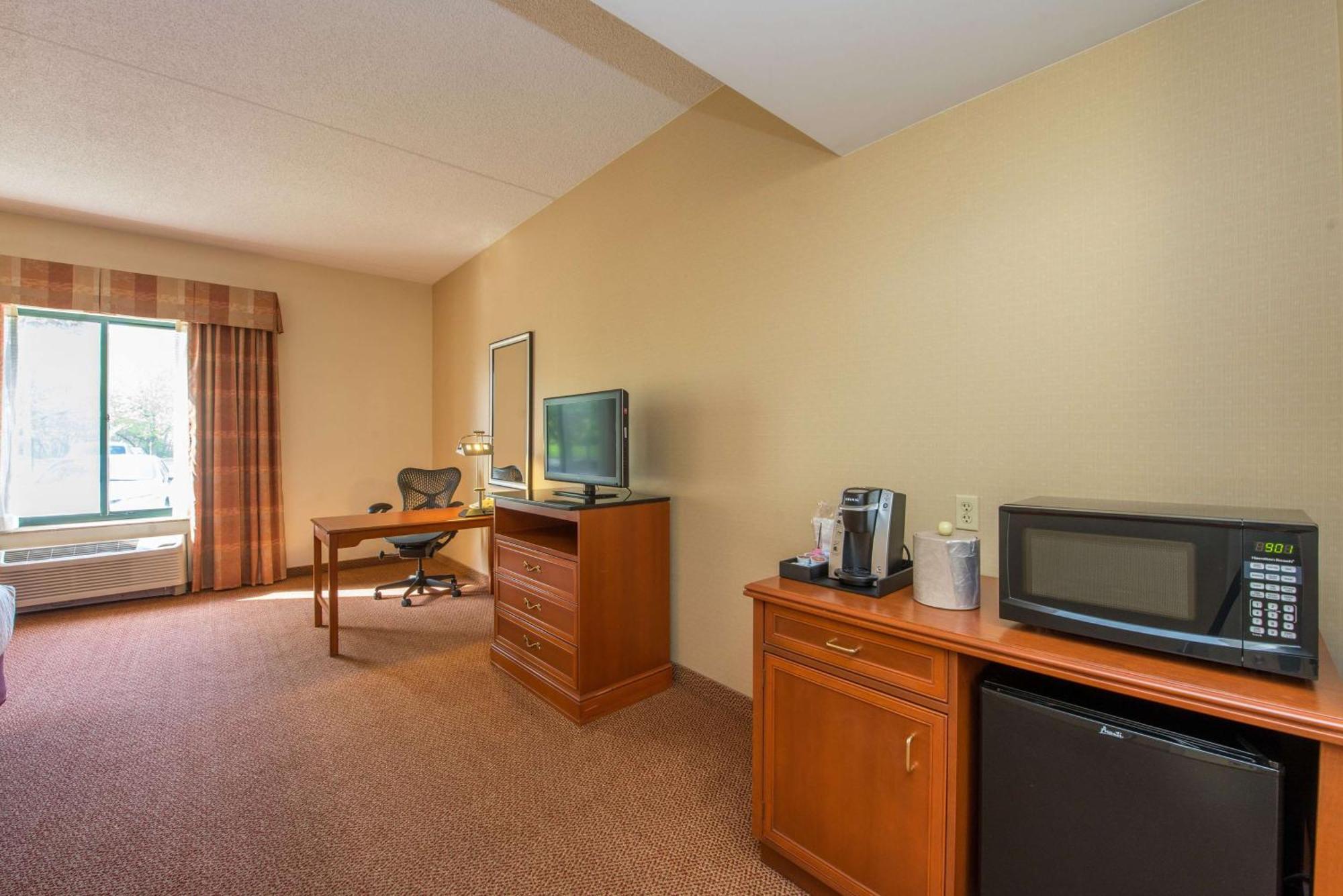 Hilton Garden Inn Fishkill Exterior photo